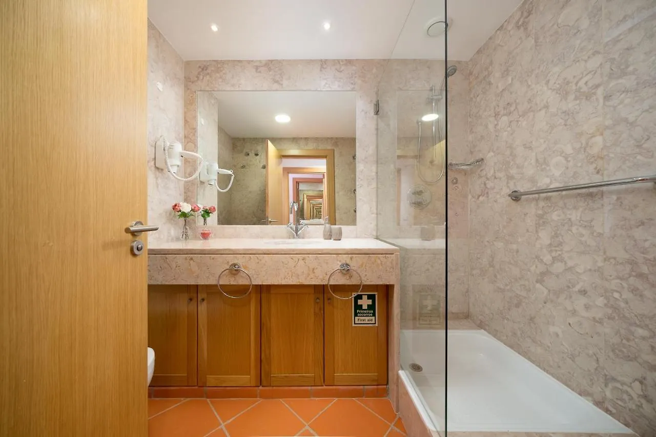 Al - Apartamentos Vila Sol F5 Bloco 3 Quarteira Apartment